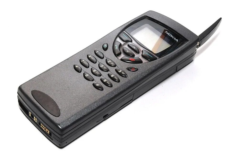 Nokia 9110 Communicator 合拢后的电话界面