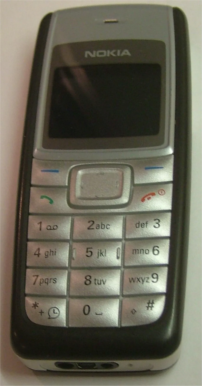 Nokia 1110 实机正面；来源作者曾裁切，本档案保留源文件