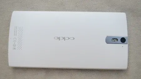 OPPO Find 5 白色实机背面、后摄与扬声器