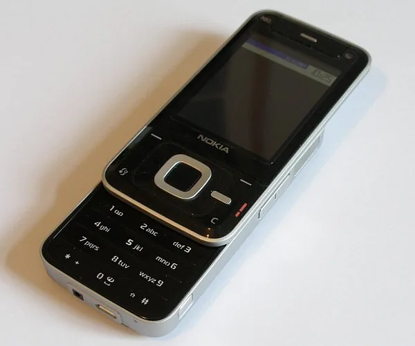 Nokia N81