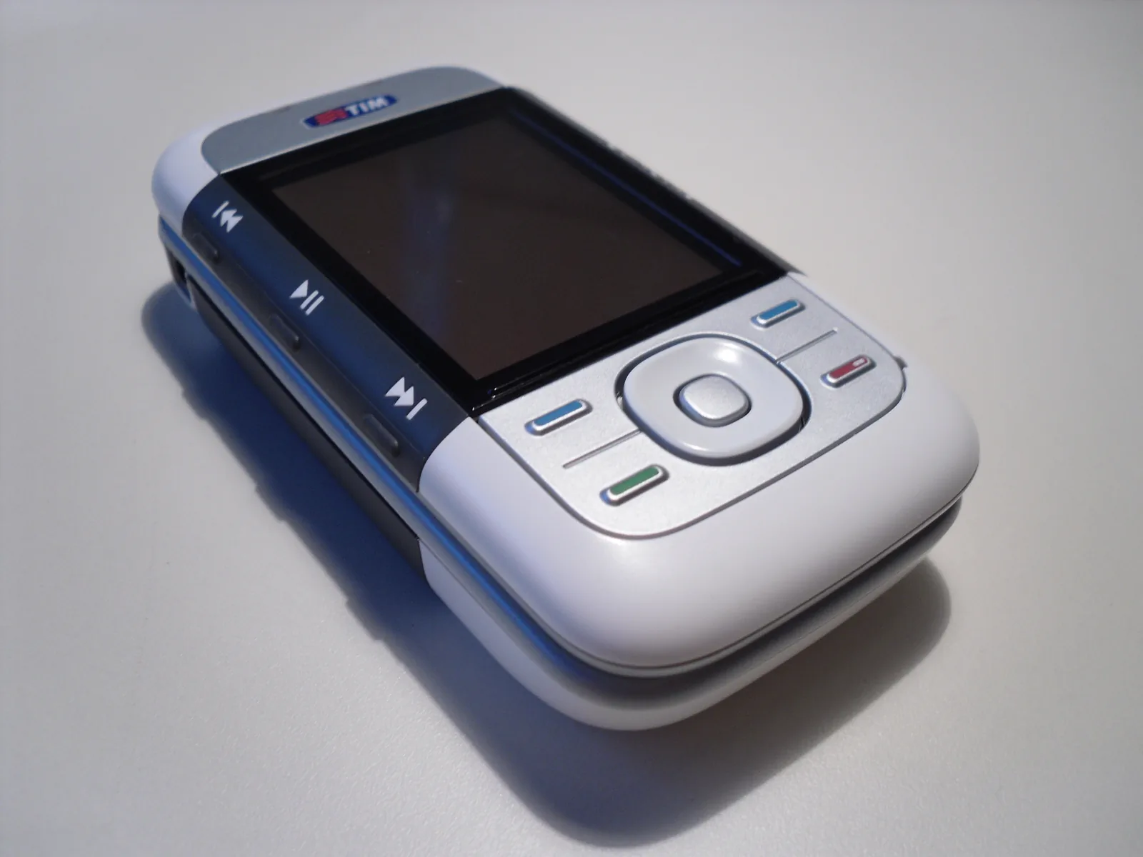 Nokia 5300 灰白实机滑盖闭合与侧面音乐键