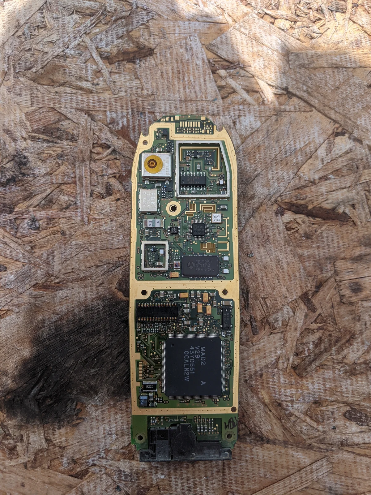 Nokia 5110 原主板元件面，来源文件名为 Side 1