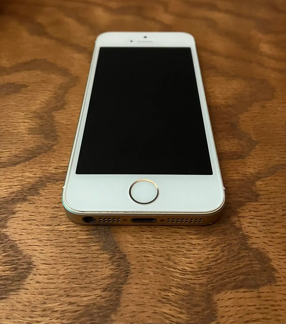 Apple iPhone SE（第一代，2016）